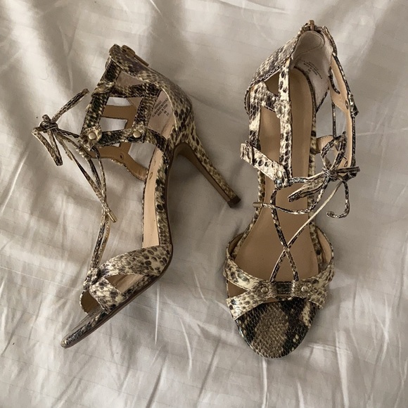 Heels - Picture 2 of 4